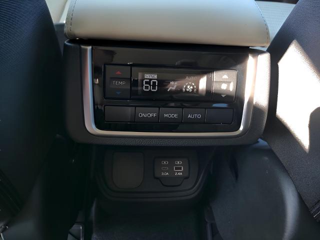 2025 Subaru Ascent Vehicle Photo in Green Bay, WI 54304