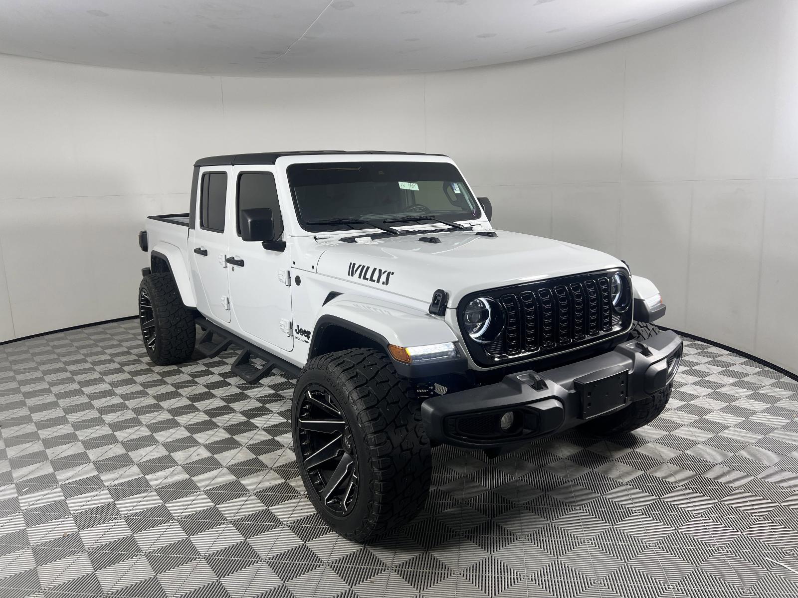 2024 Jeep Gladiator Vehicle Photo in GEORGETOWN, TX 78626-7508