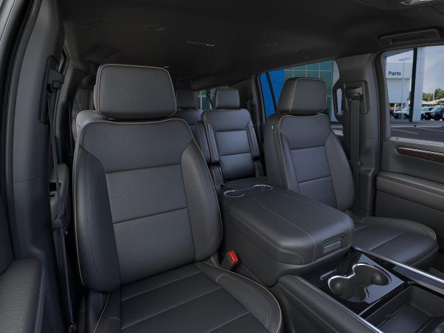 2025 Chevrolet Suburban Vehicle Photo in SELMA, TX 78154-1460