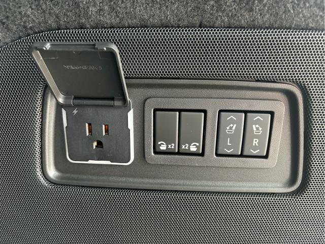 2024 Cadillac Escalade Vehicle Photo in Grapevine, TX 76051