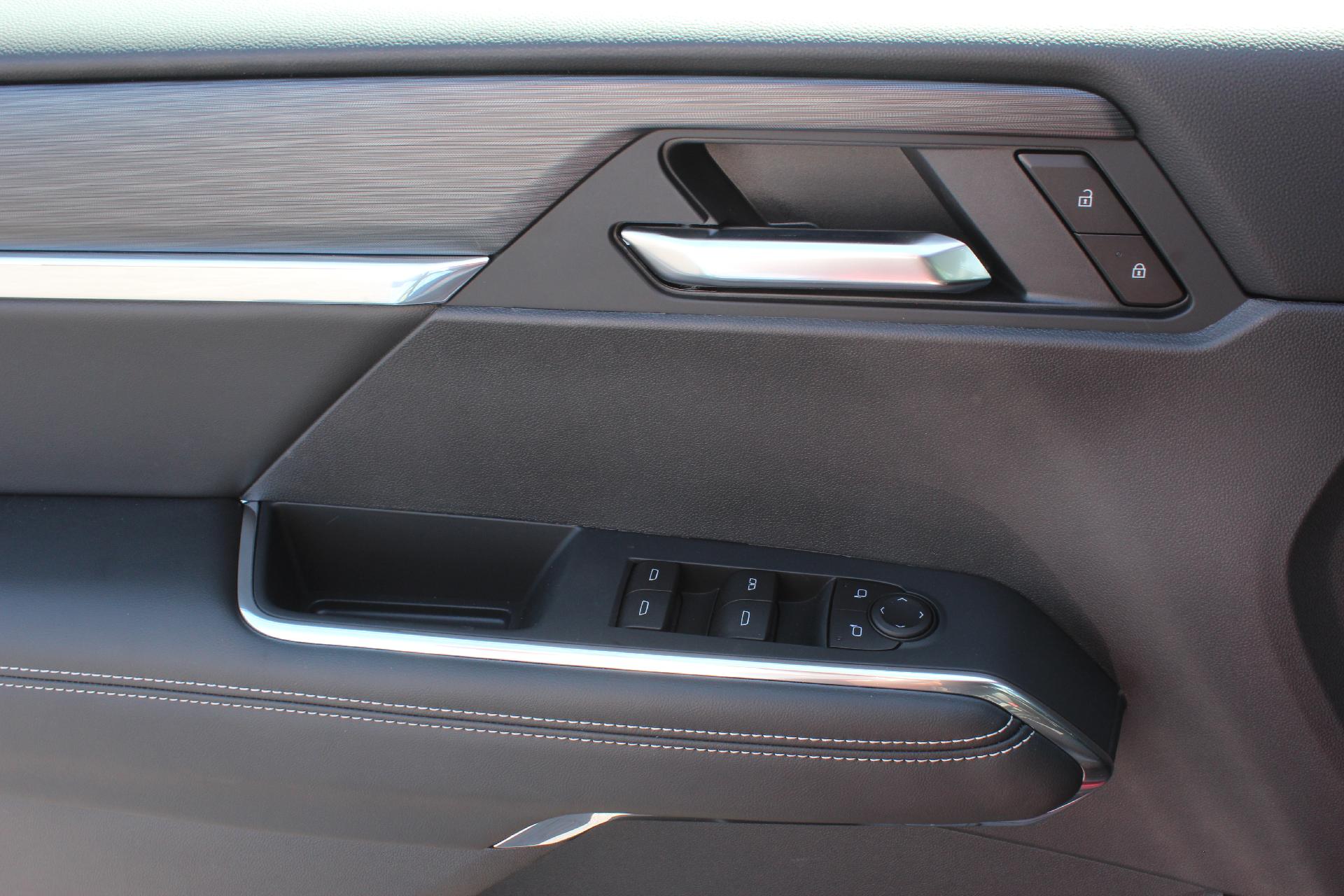 2025 GMC Acadia Vehicle Photo in AURORA, CO 80012-4011