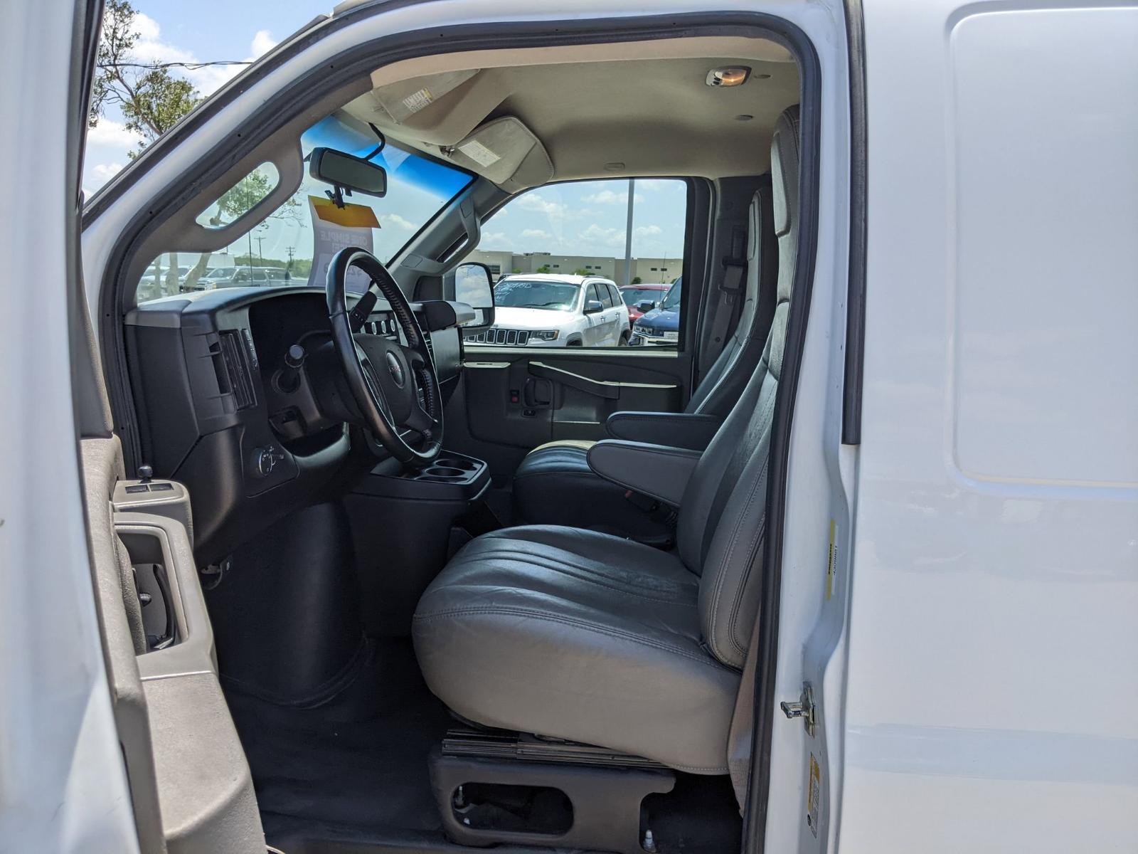 2023 GMC Savana Cargo Van Vehicle Photo in Seguin, TX 78155