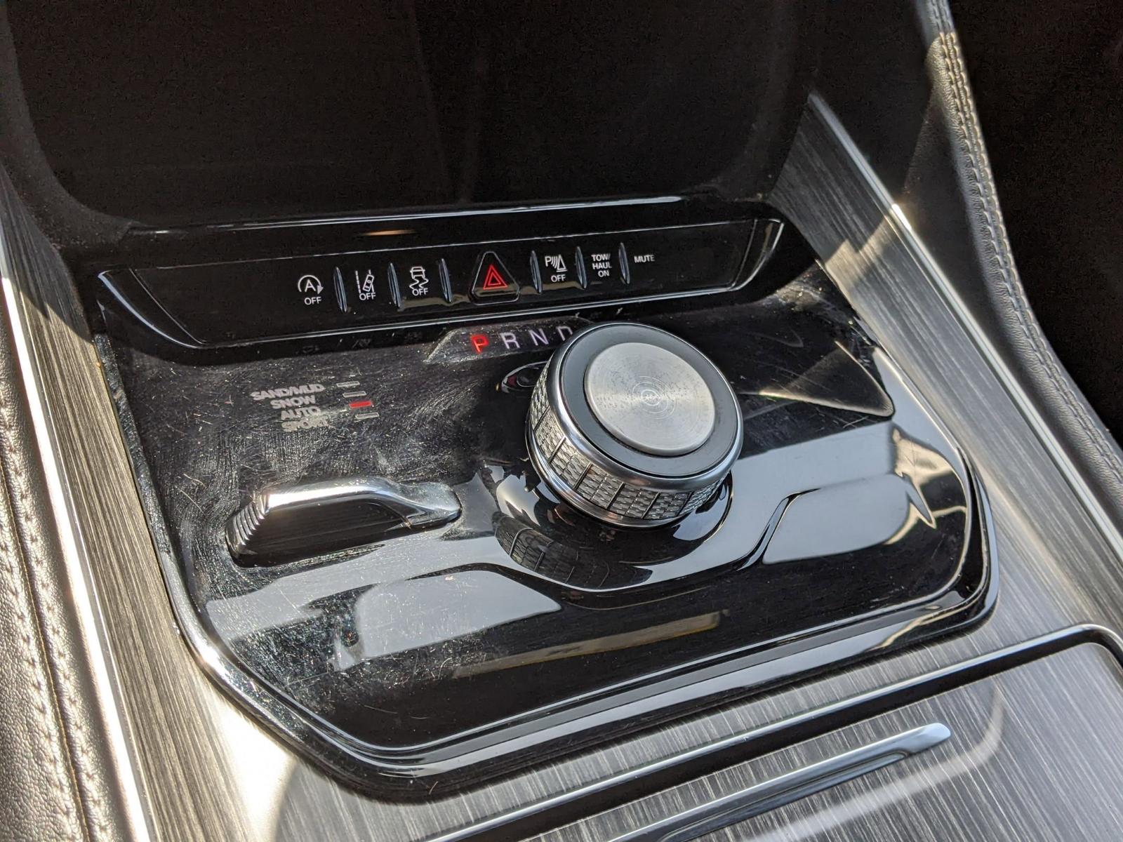 2023 Jeep Wagoneer L Vehicle Photo in Seguin, TX 78155