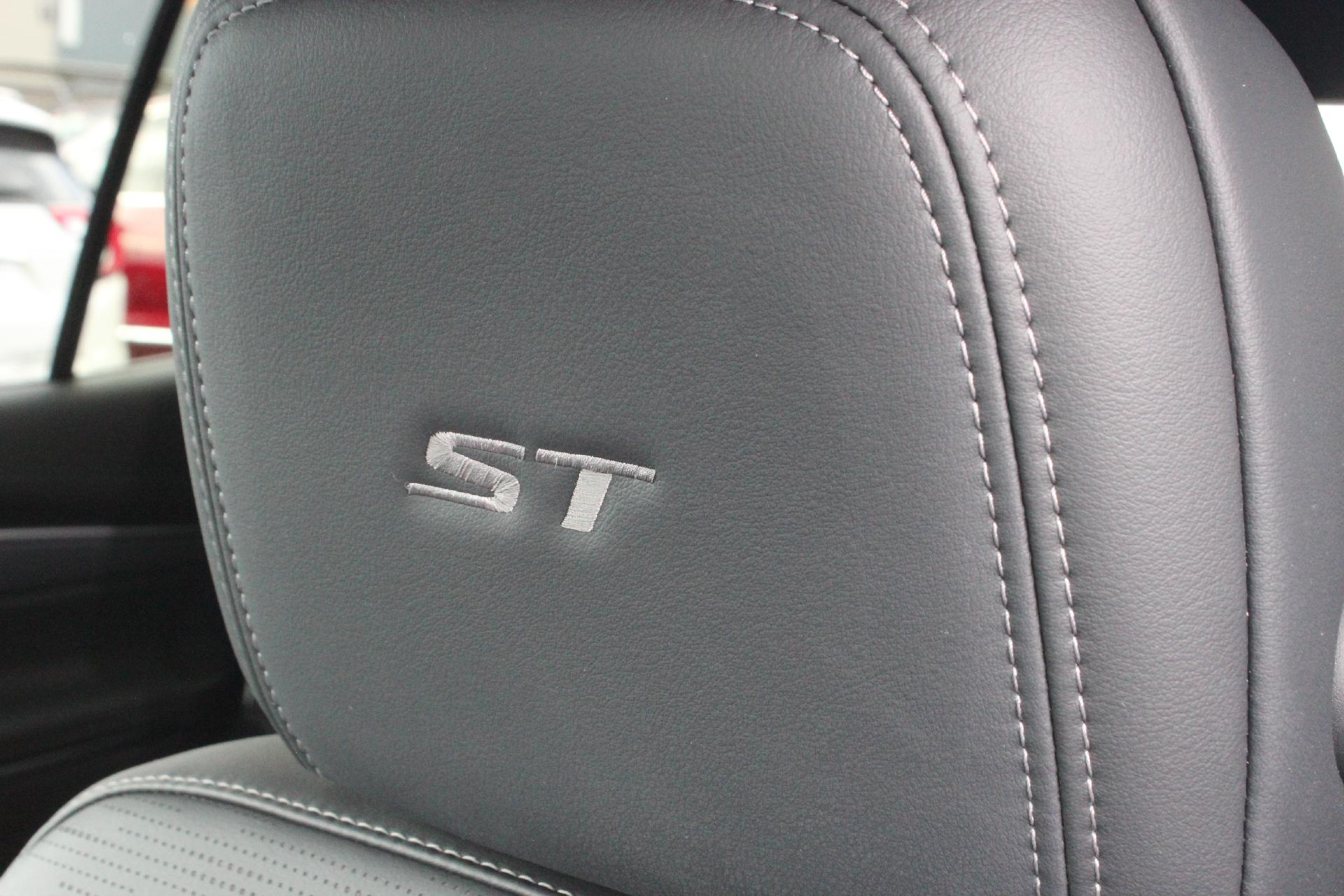 2025 Buick Enclave Vehicle Photo in AURORA, CO 80012-4011