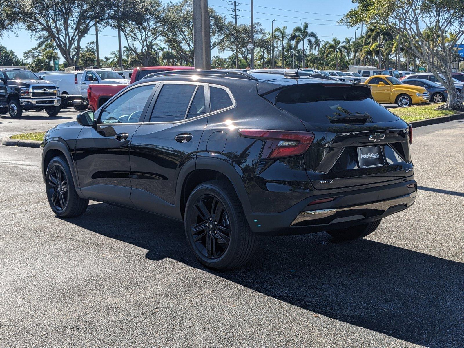 2025 Chevrolet Trax Vehicle Photo in GREENACRES, FL 33463-3207