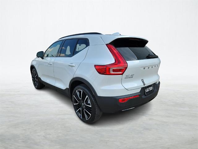 2024 Volvo XC40 Vehicle Photo in Houston, TX 77007