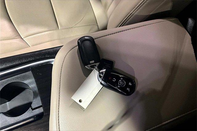 2020 Buick Enclave Vehicle Photo in TOPEKA, KS 66609-0000