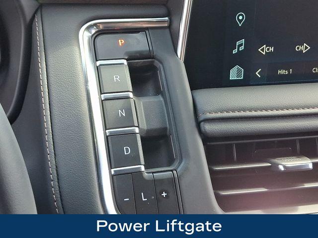 2024 Chevrolet Suburban Vehicle Photo in PAWLING, NY 12564-3219