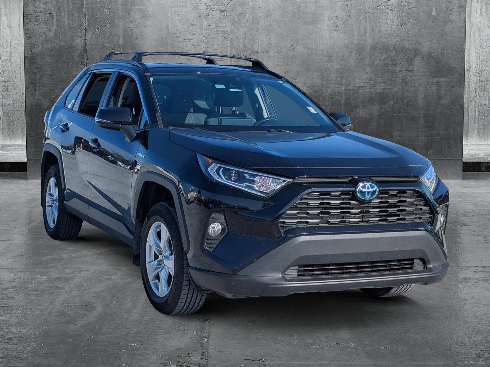 2020 Toyota RAV4 Vehicle Photo in Ft. Myers, FL 33907