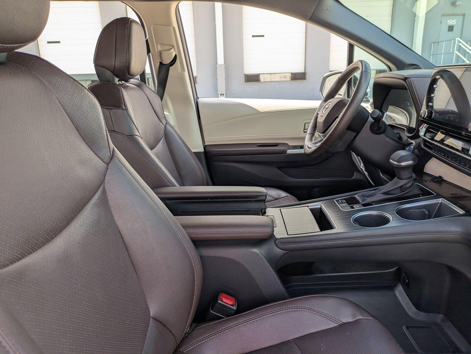 2024 Toyota Sienna Vehicle Photo in Winter Park, FL 32792
