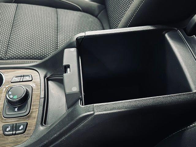 2023 GMC Acadia Vehicle Photo in MEDINA, OH 44256-9631