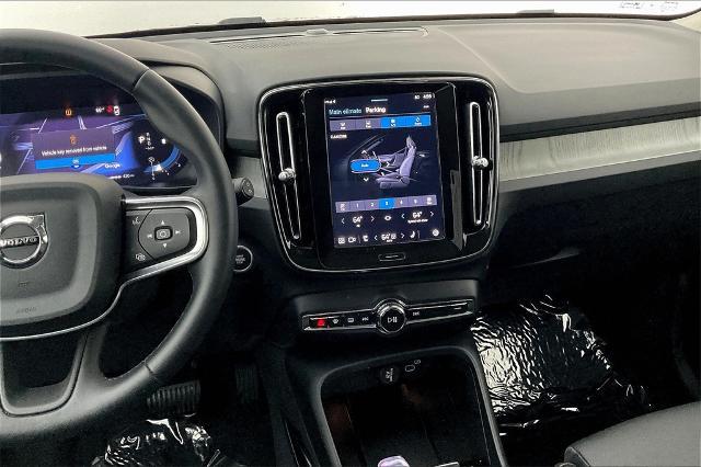 2024 Volvo XC40 Vehicle Photo in Grapevine, TX 76051