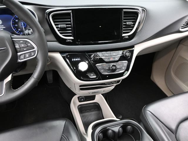 2023 Chrysler Pacifica Vehicle Photo in Cedar Rapids, IA 52402