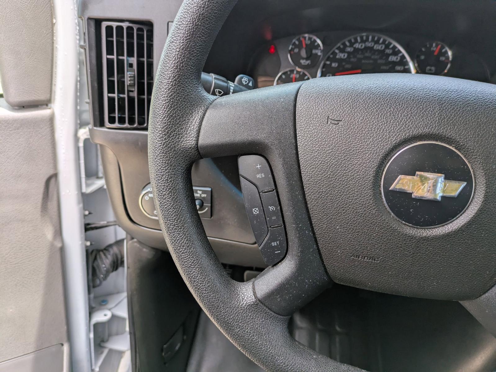 2023 Chevrolet Express Cargo 2500 Vehicle Photo in SELMA, TX 78154-1460