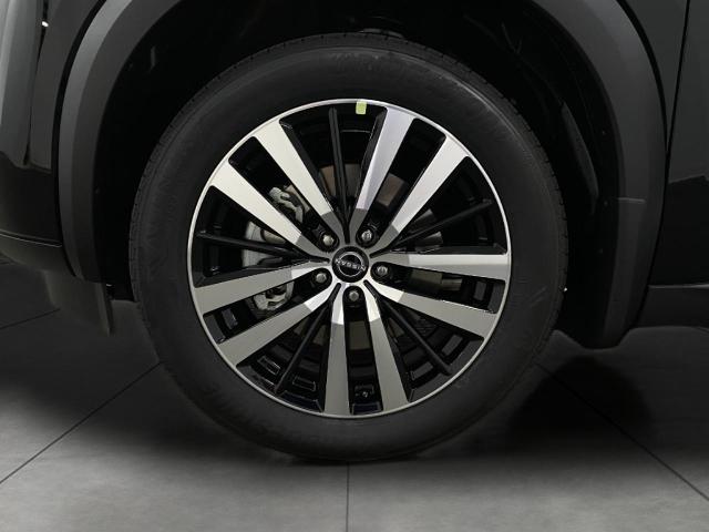 2025 Nissan Pathfinder Vehicle Photo in Appleton, WI 54913