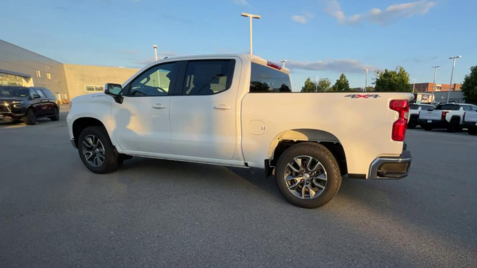 2024 Chevrolet Silverado 1500 Vehicle Photo in BENTONVILLE, AR 72712-4322