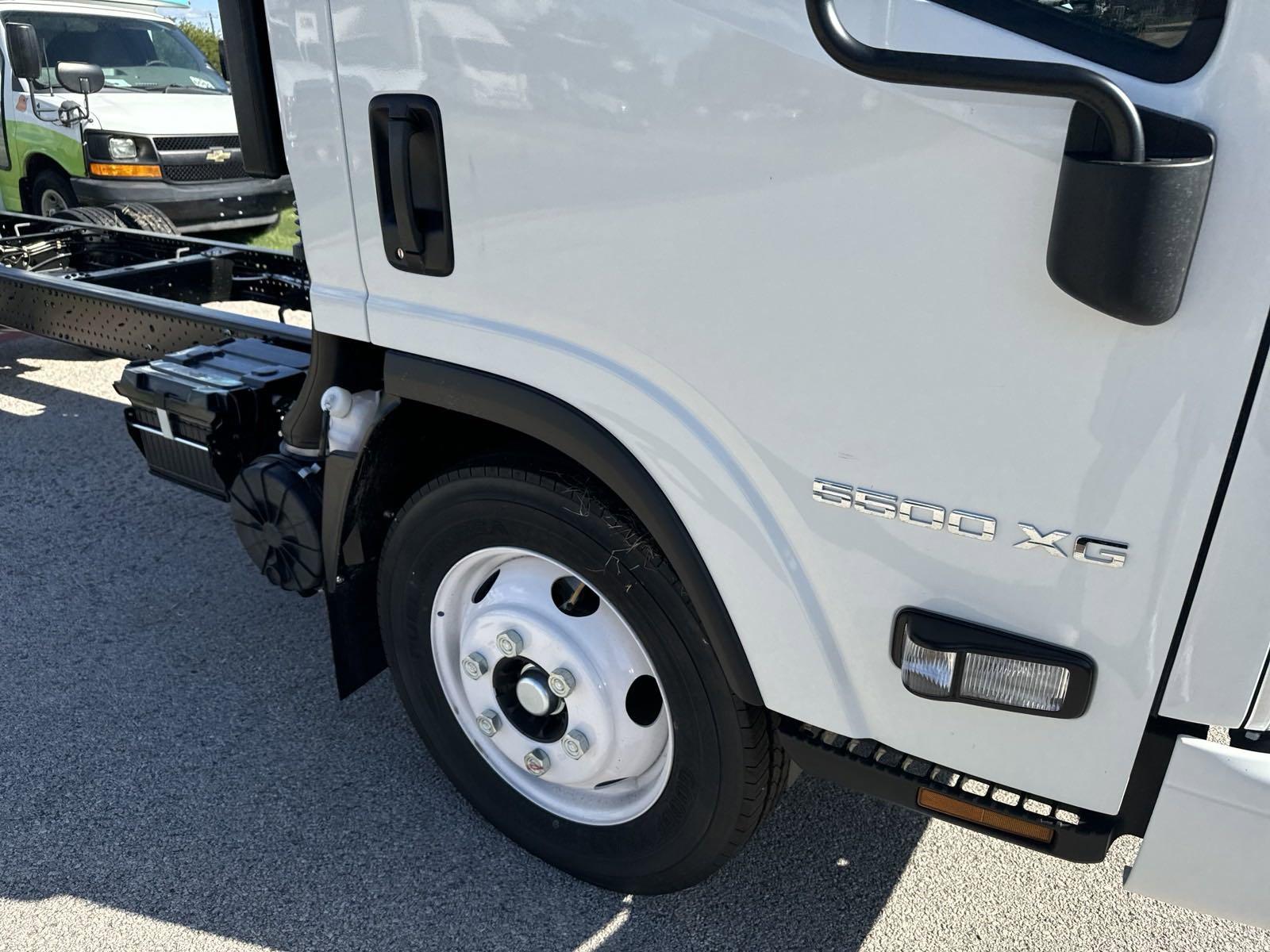 2025 Chevrolet Low Cab Forward 5500 XG Vehicle Photo in GEORGETOWN, TX 78626-7508