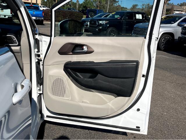 2017 Chrysler Pacifica Vehicle Photo in BEAUFORT, SC 29906-4218