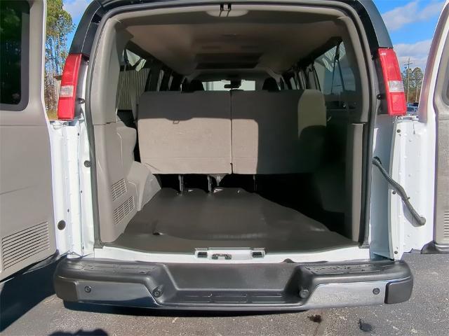 2024 Chevrolet Express Passenger 3500 Vehicle Photo in ALBERTVILLE, AL 35950-0246