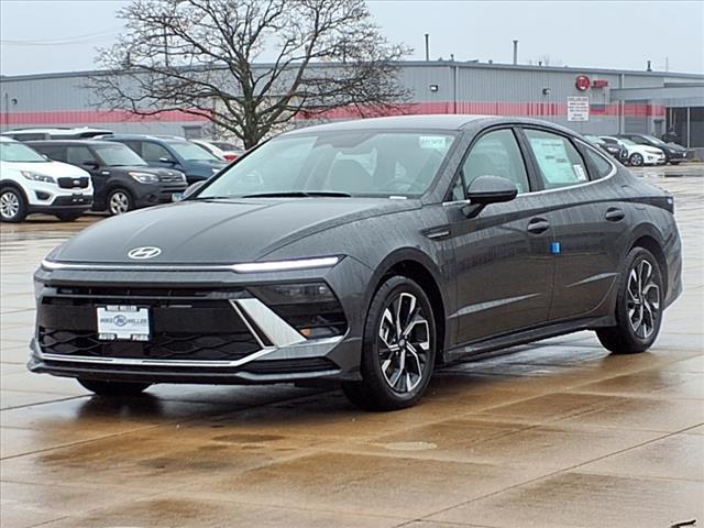 2025 Hyundai SONATA Vehicle Photo in Peoria, IL 61615