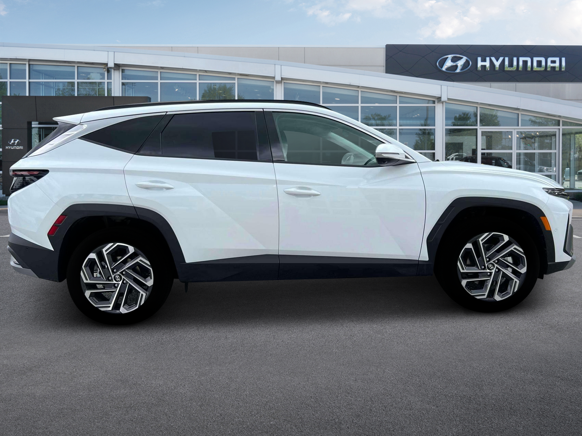 2025 Hyundai TUCSON Hybrid Vehicle Photo in Appleton, WI 54913