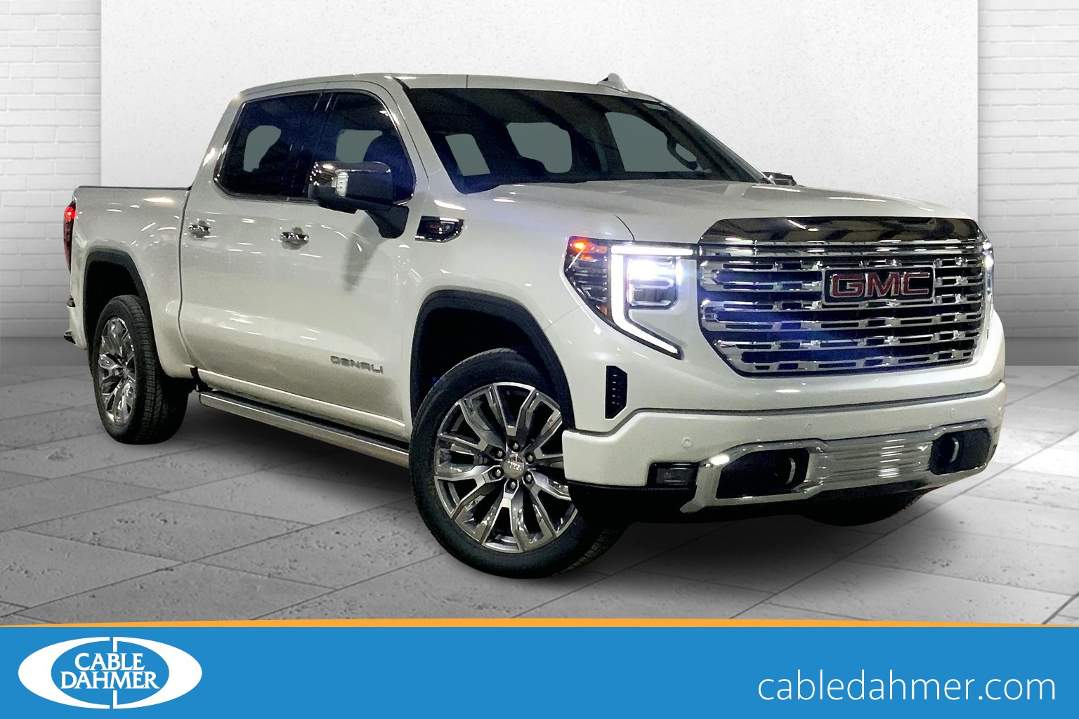 2025 GMC Sierra 1500 Vehicle Photo in KANSAS CITY, MO 64114-4545