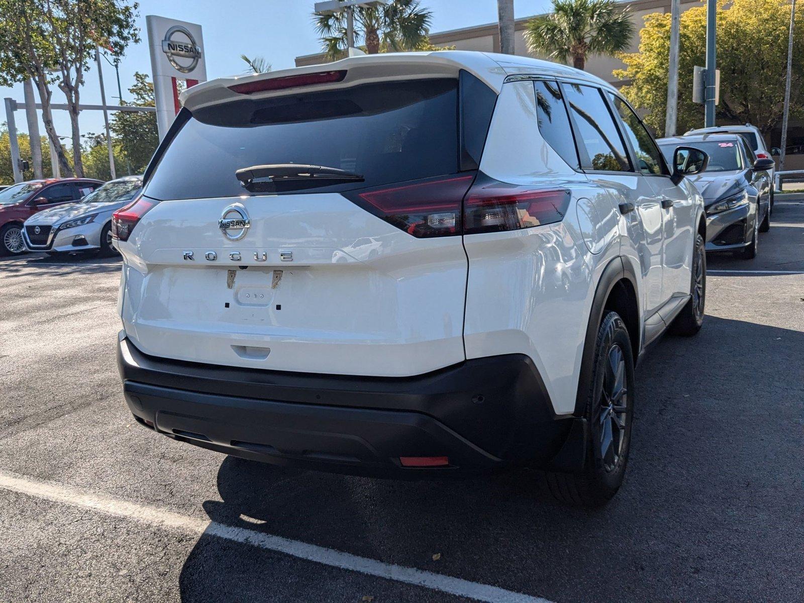 2021 Nissan Rogue Vehicle Photo in Miami, FL 33135