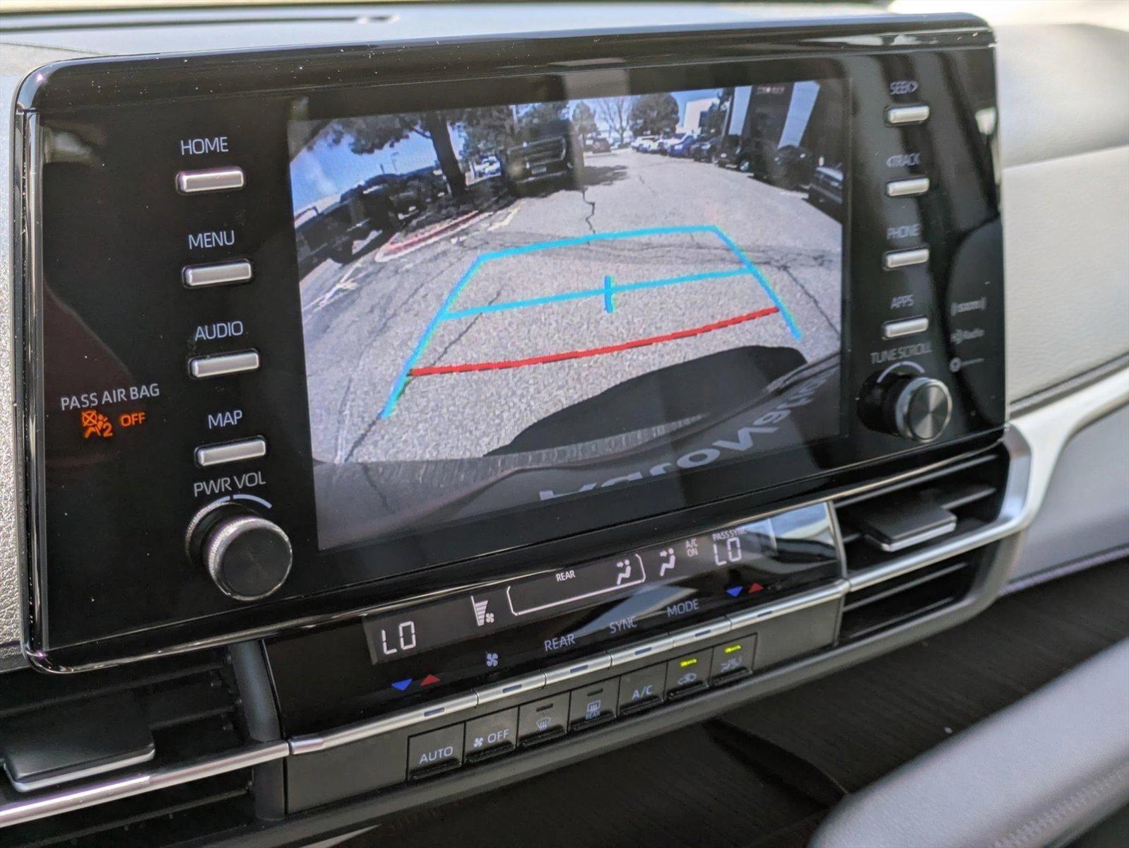 2023 Toyota Sienna Vehicle Photo in GOLDEN, CO 80401-3850