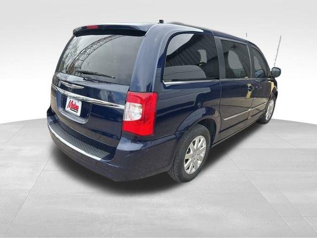 2015 Chrysler Town & Country Vehicle Photo in MEDINA, OH 44256-9631