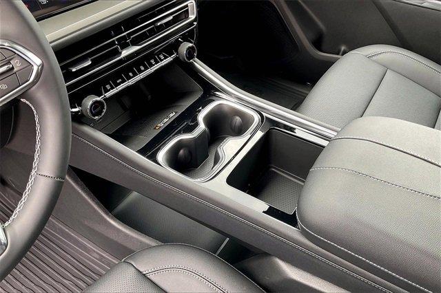 2025 Chevrolet Traverse Vehicle Photo in INDEPENDENCE, MO 64055-1314