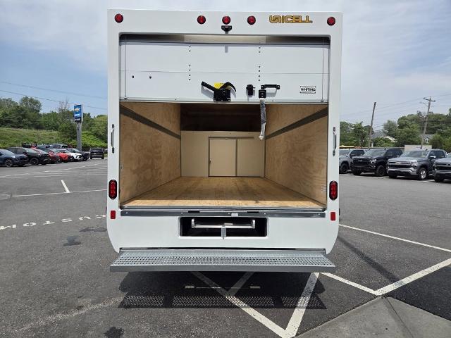 2025 Chevrolet Express Cutaway 3500 Vehicle Photo in GARDNER, MA 01440-3110