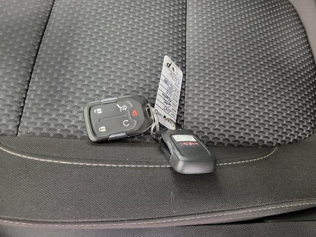 2023 GMC Acadia Vehicle Photo in GREEN BAY, WI 54303-3330