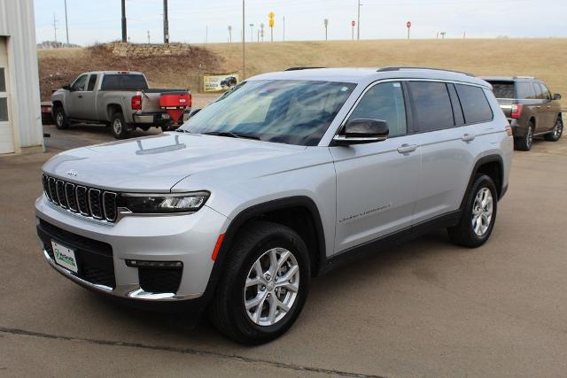 2023 Jeep Grand Cherokee L Vehicle Photo in Cedar Rapids, IA 52402