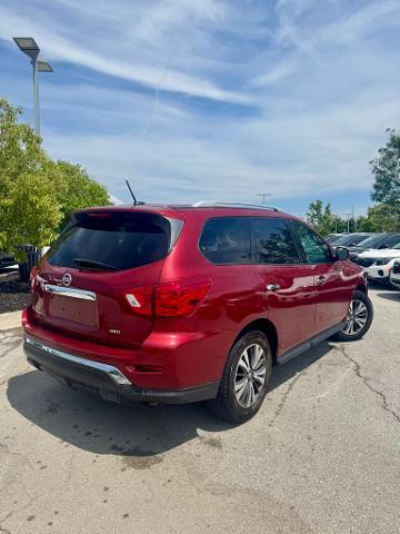2017 Nissan Pathfinder Vehicle Photo in Lees Summit, MO 64086