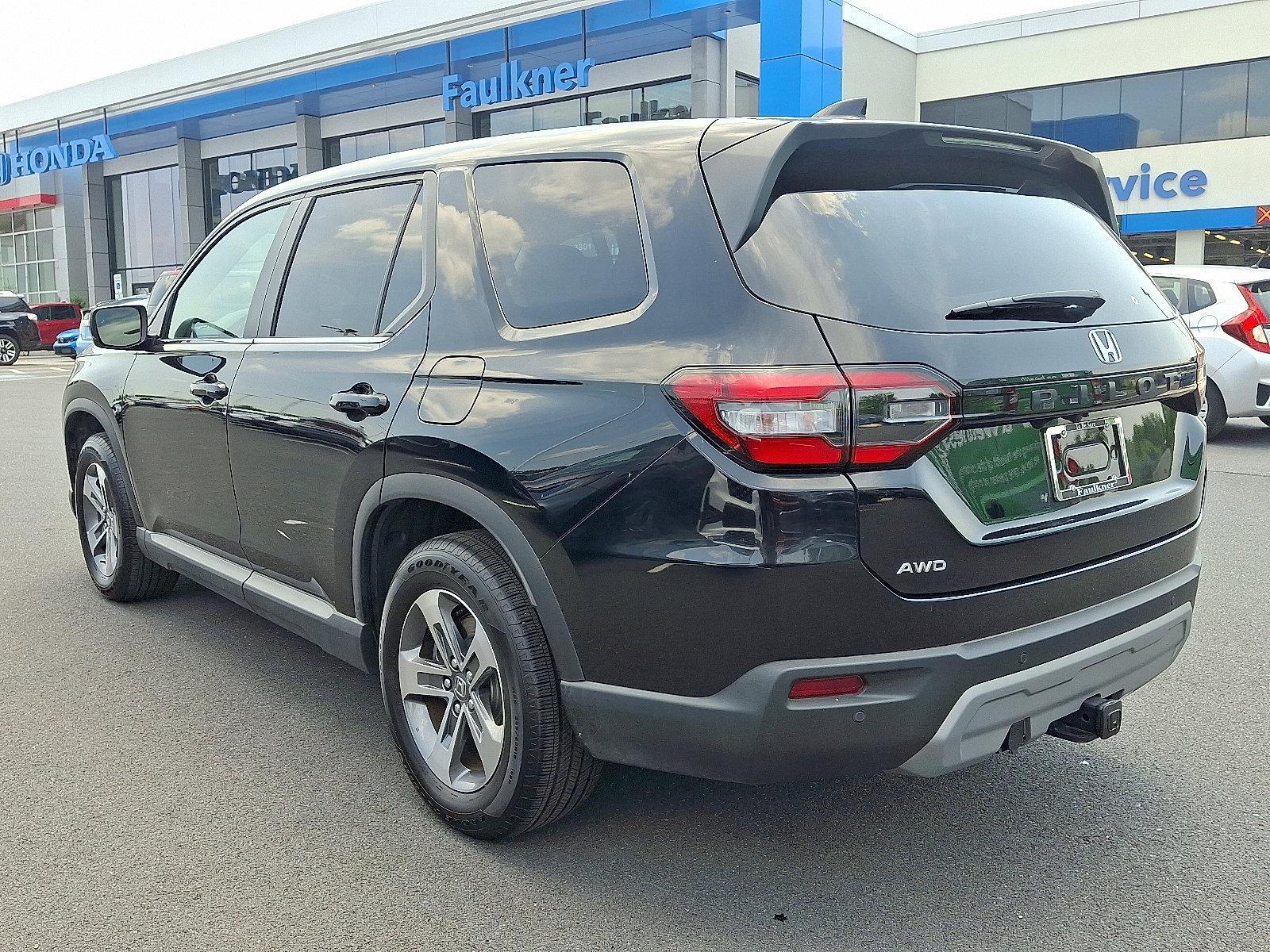 2025 Honda Pilot Vehicle Photo in Harrisburg, PA 17111