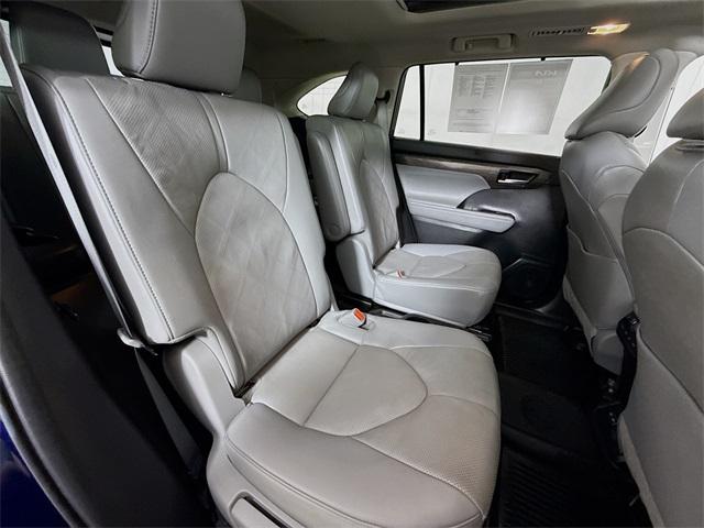 2023 Toyota Highlander Vehicle Photo in Everett, WA 98204