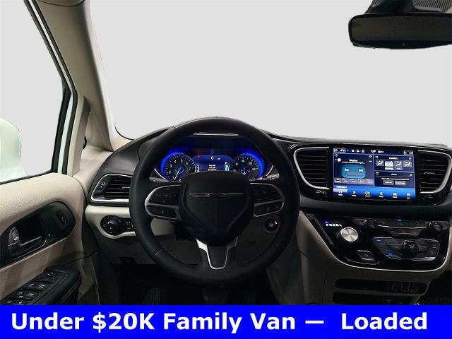 2022 Chrysler Pacifica Vehicle Photo in EVERETT, WA 98203-5662