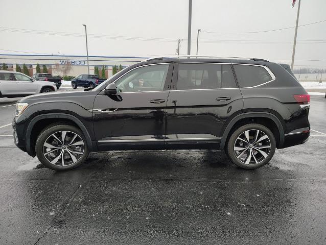 2024 Volkswagen Atlas Vehicle Photo in GREEN BAY, WI 54304-5303