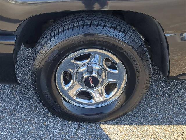 2004 GMC Sierra 1500 Vehicle Photo in BARTLETT, TN 38133-4101