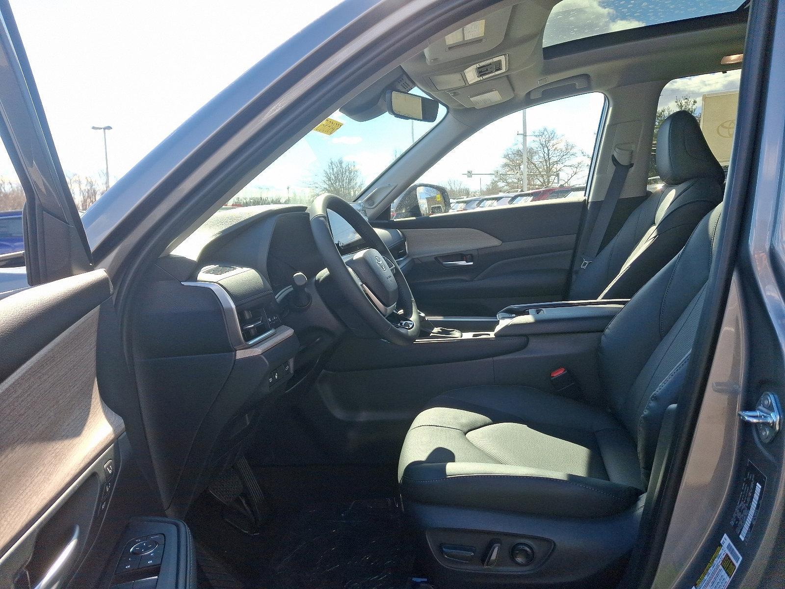 2025 Toyota Grand Highlander Vehicle Photo in Trevose, PA 19053