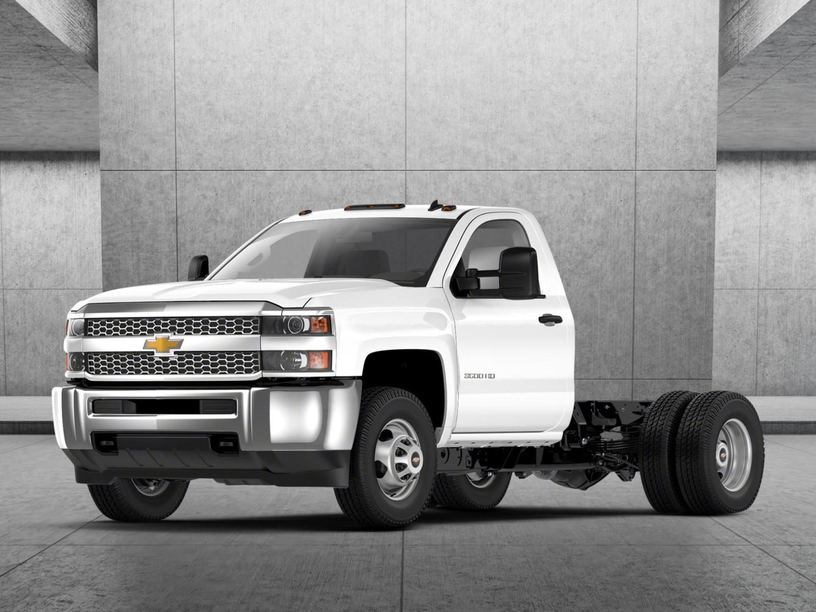 2025 Chevrolet Silverado 3500 HD Chassis Cab Vehicle Photo in GREENACRES, FL 33463-3207