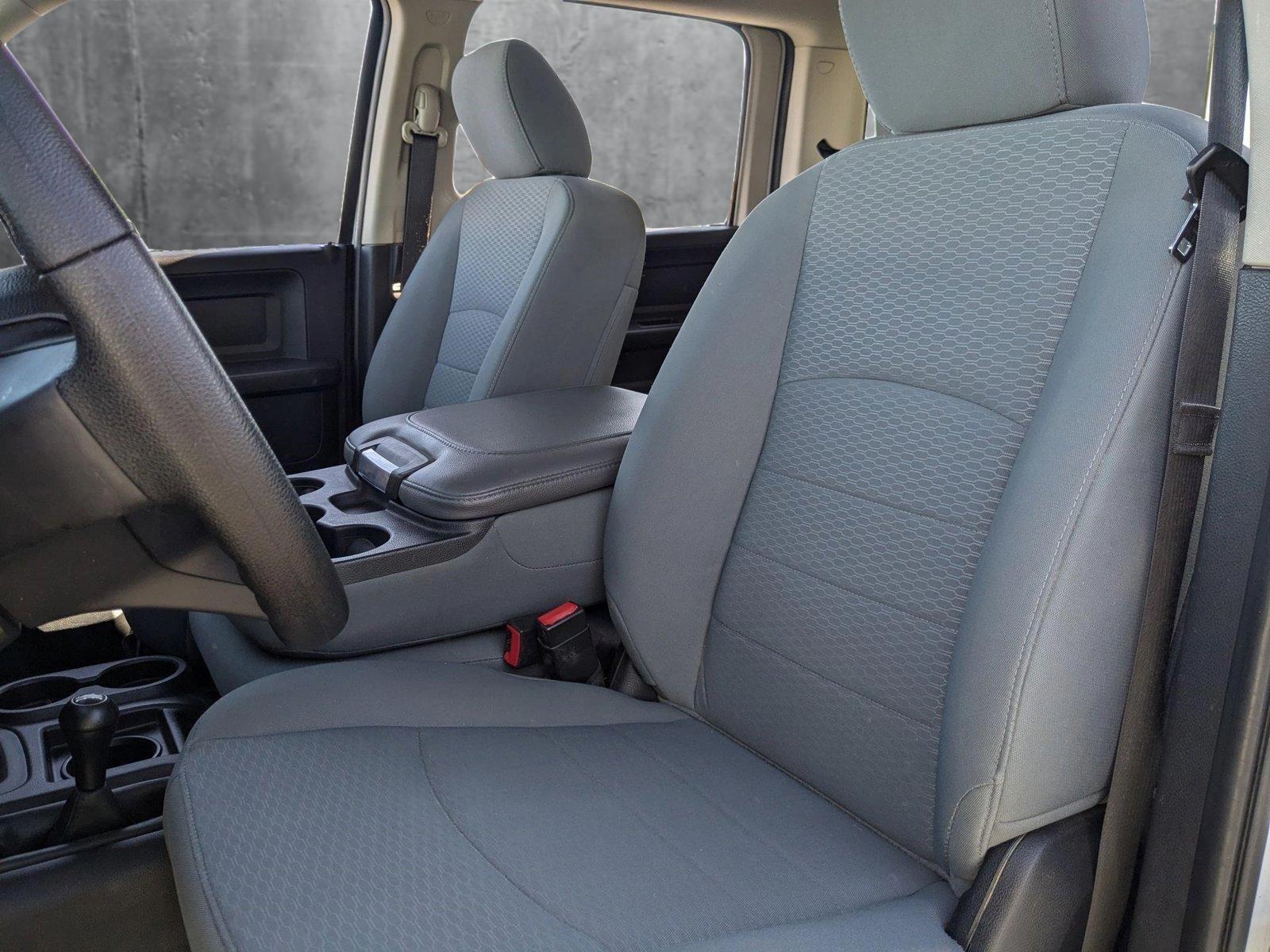 2018 Ram 2500 Vehicle Photo in VALENCIA, CA 91355-1705