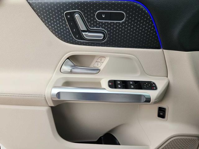 2025 Mercedes-Benz GLB Vehicle Photo in HOUSTON, TX 77079