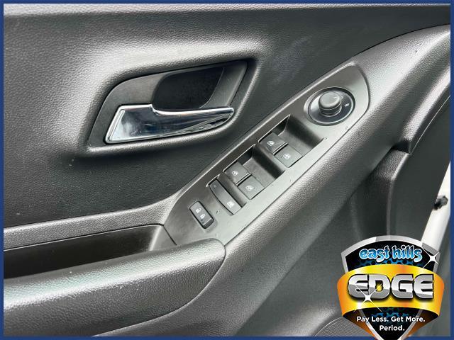 2022 Chevrolet Trax Vehicle Photo in Roslyn, NY 11576