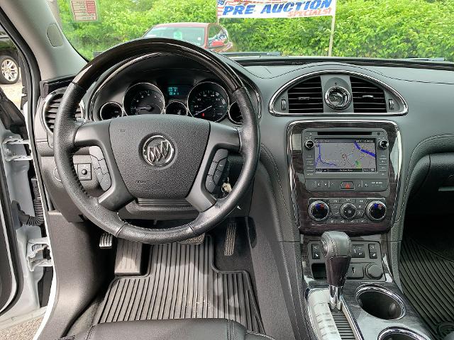 2017 Buick Enclave Vehicle Photo in MOON TOWNSHIP, PA 15108-2571