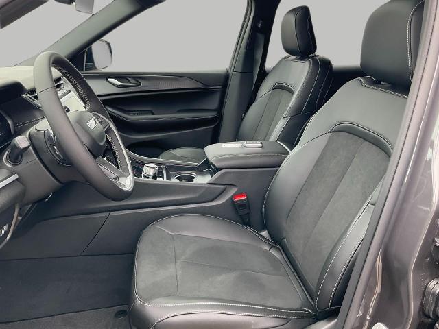 2025 Jeep Grand Cherokee L Vehicle Photo in Oshkosh, WI 54901