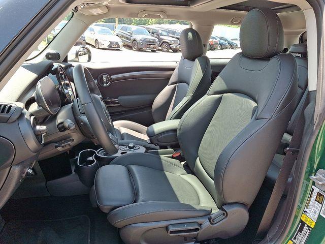 2024 MINI Hardtop 2 Door Vehicle Photo in DANBURY, CT 06810-5034