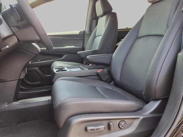 2025 Honda Odyssey Vehicle Photo in Oshkosh, WI 54904
