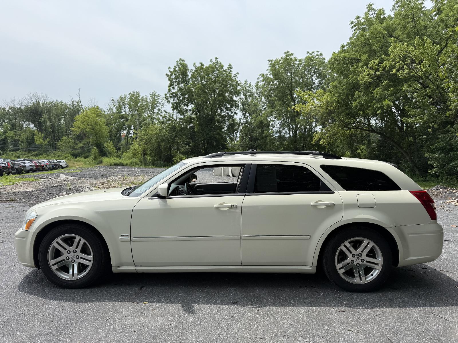 2005 Dodge Magnum Vehicle Photo in Harrisburg, PA 17111