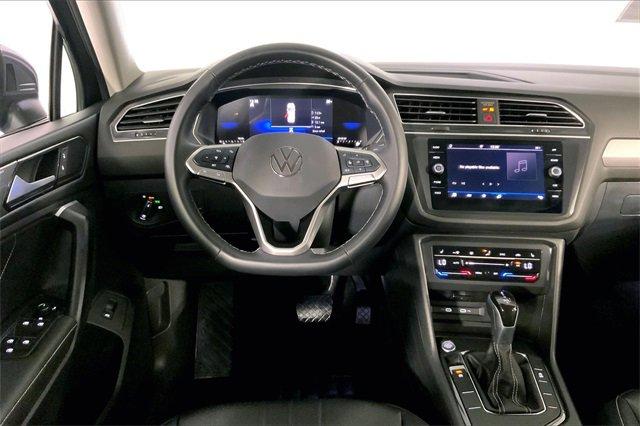 2024 Volkswagen Tiguan Vehicle Photo in KANSAS CITY, MO 64114-4502